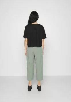 Circular Petite - Pantalon Classique - Green -Hauts Boutique 0f9d8fcdf8fa45699183172c2ea7adb1
