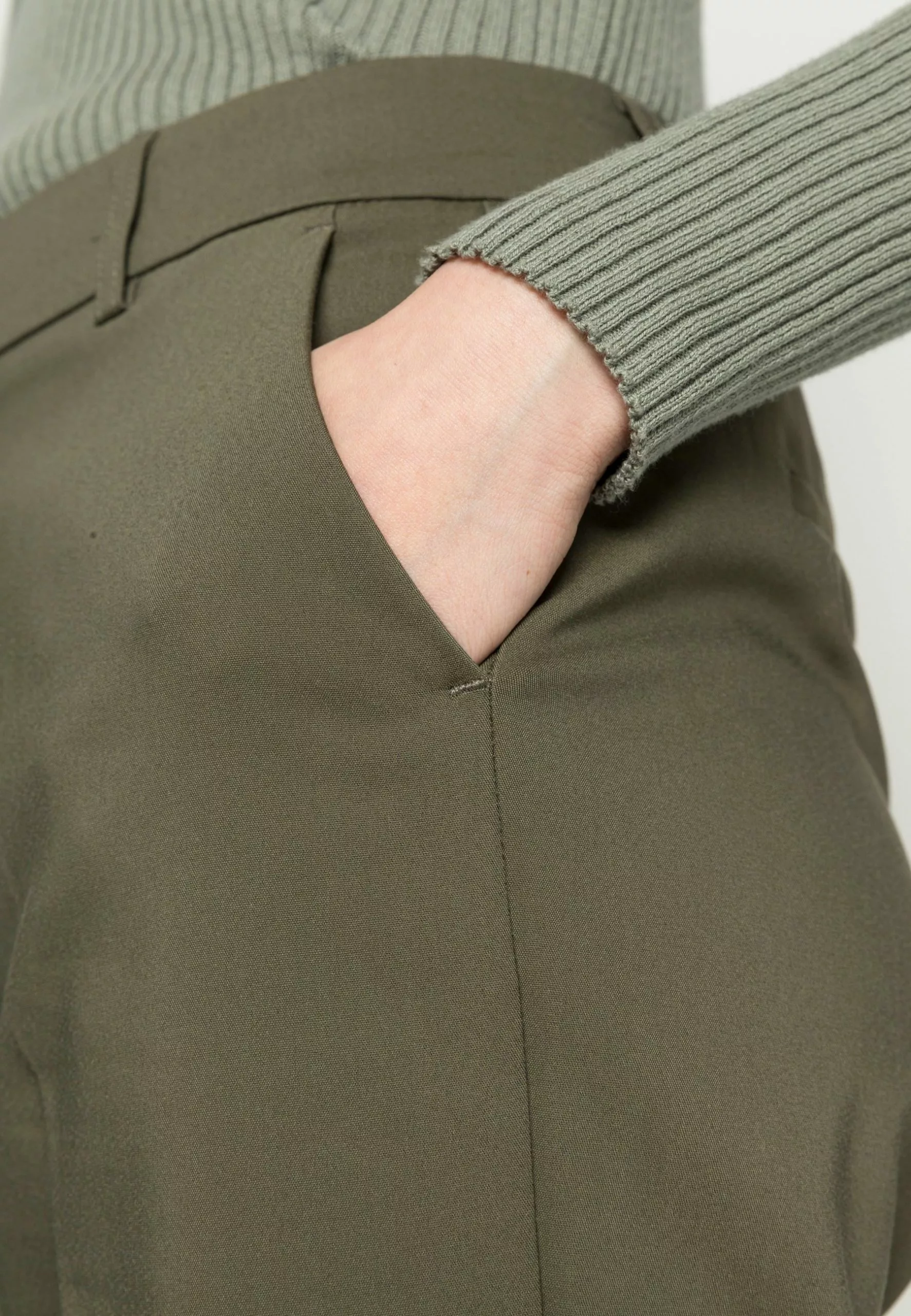 Anna Field Chino - Dark Green 5 Anna Field Chino - Dark Green – Image 5