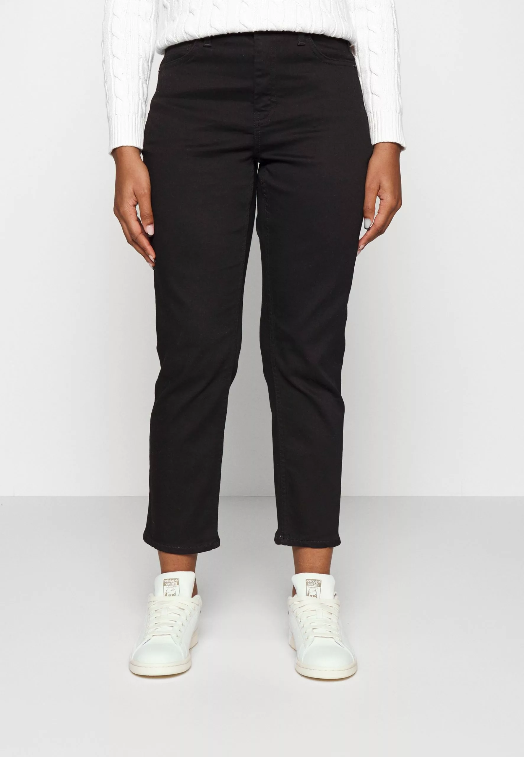 Jean Droit - Black 1 Jean Droit - Black