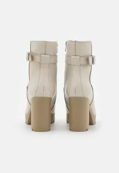 Leather - Bottines À Plateau - Beige 9 Leather - Bottines À Plateau - Beige -Hauts Boutique 2f4d0865ccb34f6d87420baf2f3e11a2