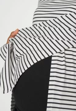 T-Shirt À Manches Longues - Black/White 9 T-Shirt À Manches Longues - Black/White -Hauts Boutique 36704072987942e590ca7f320ff7a672