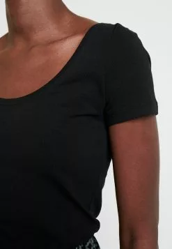 Anna Field 2 Pack - T-Shirt Basique - Black 11 Anna Field 2 Pack - T-Shirt Basique - Black -Hauts Boutique 3f22961364d747b69b448cb55c2d3640