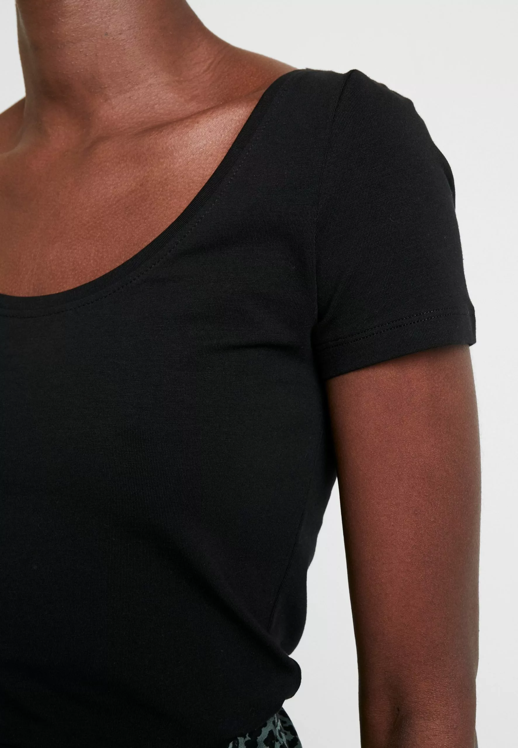 Anna Field 2 Pack - T-Shirt Basique - Black 6 Anna Field 2 Pack - T-Shirt Basique - Black – Image 6