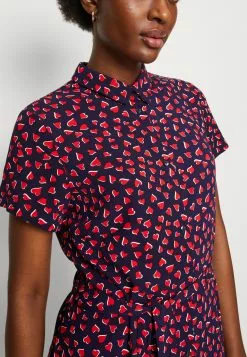 Anna Field Robe Chemise - Dark Blue/Red 11 Anna Field Robe Chemise - Dark Blue/Red -Hauts Boutique 4351b6c752f44c6385e047615e10a7fc