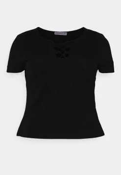 Curvy Front Lace - T-Shirt Basique - Black 8 Curvy Front Lace - T-Shirt Basique - Black -Hauts Boutique 53bcc5dad09d411ca251039448d5535a