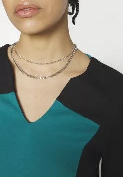 Anna Field Robe En Jersey - Black/Dark Green -Hauts Boutique 559be00e49c948f78740466736dffc10