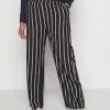 Wide Leg Pant - Pantalon Classique - Dark Blue/Brown/White