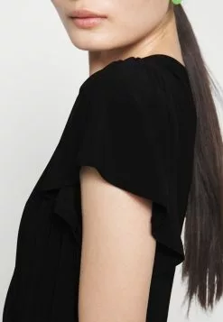 Frilled Cap Sleeves Flared Dress - Robe En Jersey - Black -Hauts Boutique 5b8e9611fb0d41cd8649017fb9c797e7