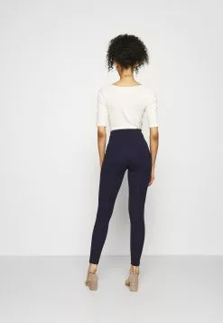 Anna Field Punto Leggings With Button Detail - Legging - Dark Blue 8 Anna Field Punto Leggings With Button Detail - Legging - Dark Blue -Hauts Boutique 6a6a1fb3054d400dba65f09e4aedb3ad