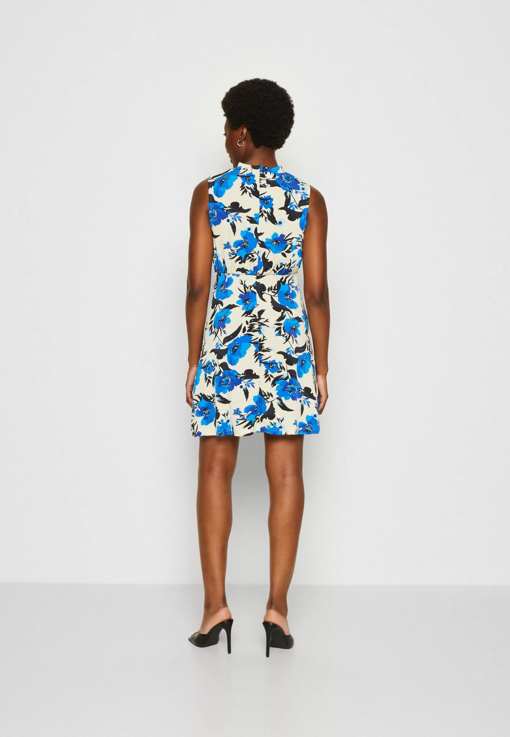 Anna Field Robe En Jersey - Off White/Blue 3 Anna Field Robe En Jersey - Off White/Blue – Image 3