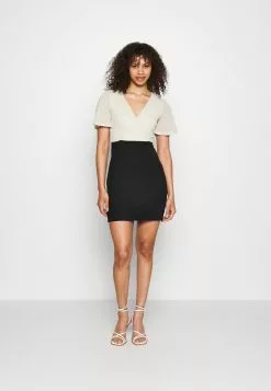 Anna Field Robe Fourreau - Gold/Black -Hauts Boutique 80ccc4e275eb4e62aece3fe71c2e17a2