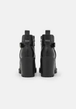 Bottines À Talons Hauts - Black -Hauts Boutique 8570581ca452475ca7e9b55872db68e0