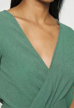 T-Shirt Basique - Dark Green -Hauts Boutique 9f2fd6666a96420cb788ac5ffd2be634