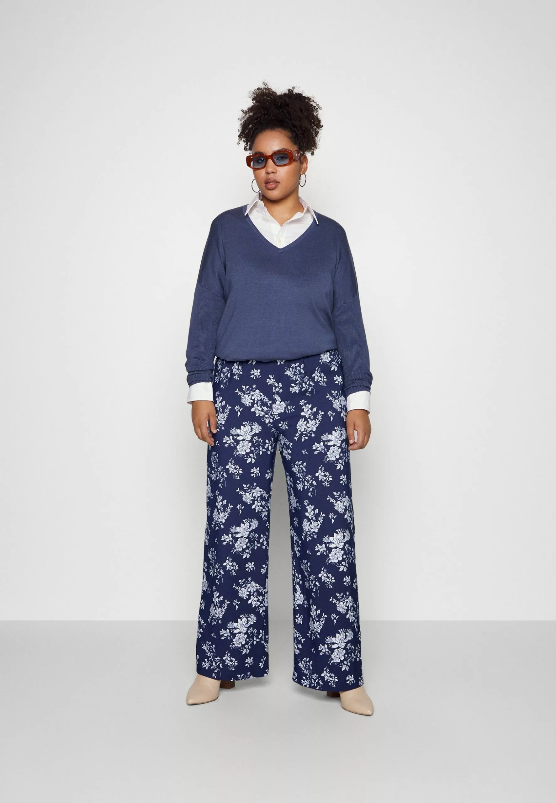 Wide Leg Pant - Pantalon Classique - Dark Blue/Off-White 2 Wide Leg Pant - Pantalon Classique - Dark Blue/Off-White – Image 2