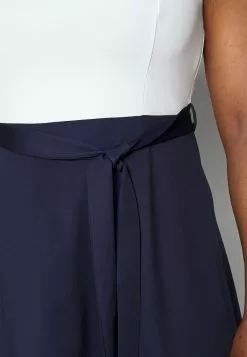 Robe En Jersey - Dark Blue/White -Hauts Boutique b2ab465ca3e04d8ba316cc86bda6d9a4