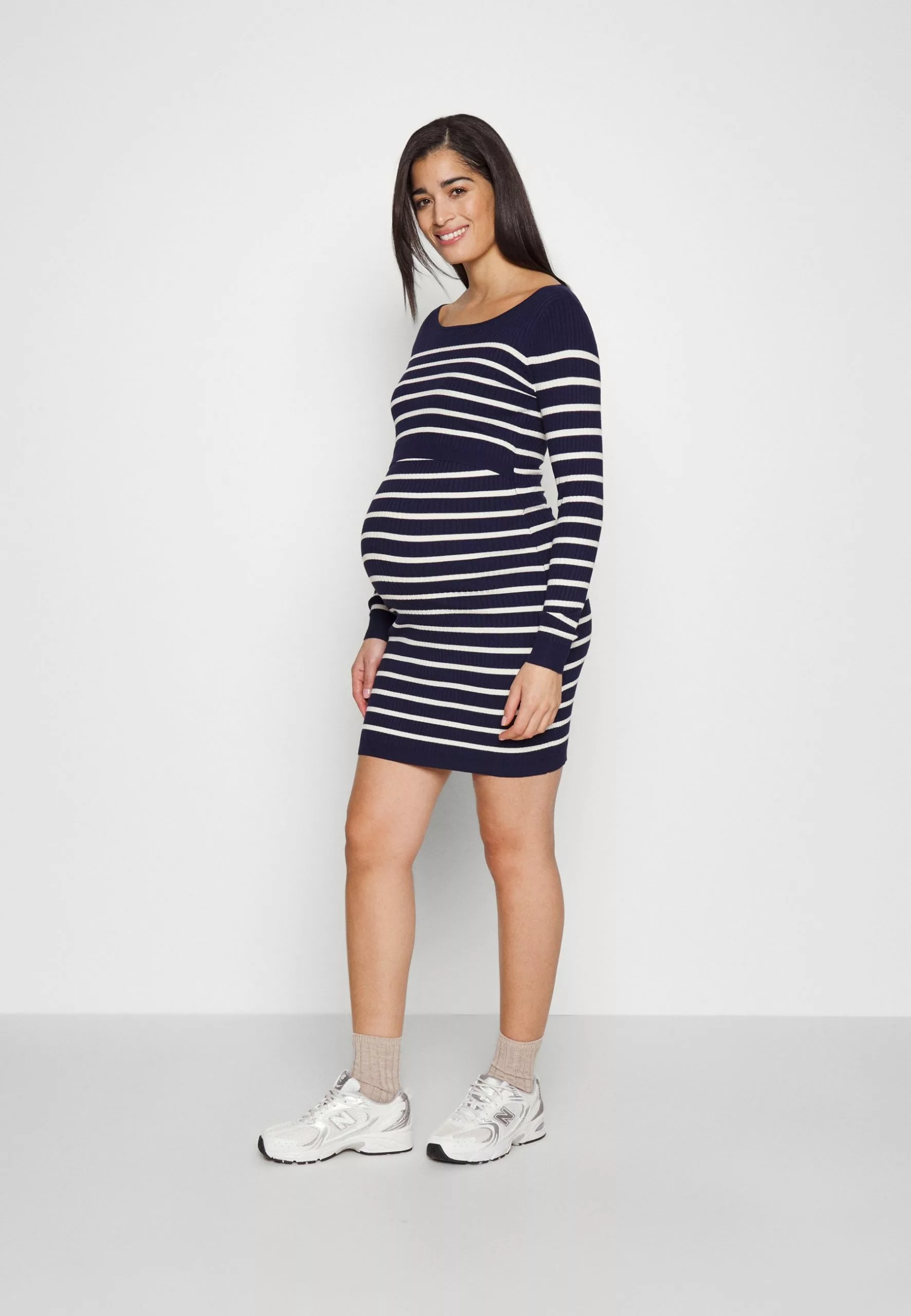 Robe Pull - Blue/White 1 Robe Pull - Blue/White