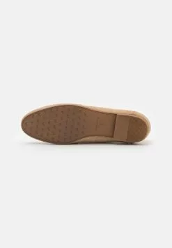 Mocassins - Camel -Hauts Boutique d6a0ebc62d3c4d3cb4c3cf07ab1cbb88