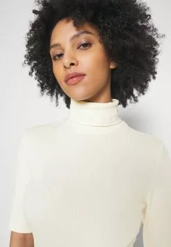 T-Shirt Basique - Off-White -Hauts Boutique fbd573cd1af048ae90e030b771a6ca35